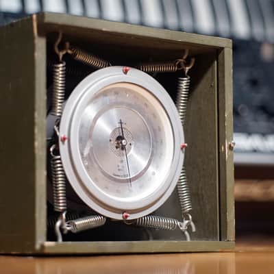 Vintage BAROMETER M-67 (USSR) fully working image 4