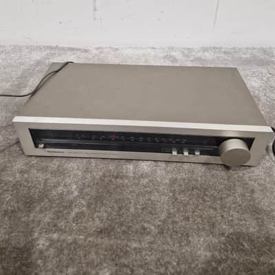 Technics ST-8011L Tuner - Analog Precision - Very Good w/ Original Box & Power Cable image 2