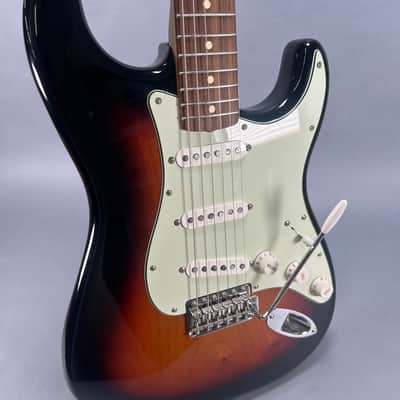 2023 Fender Vinterra II 60s Stratocaster W/Gig Bag - Sunburst image 2