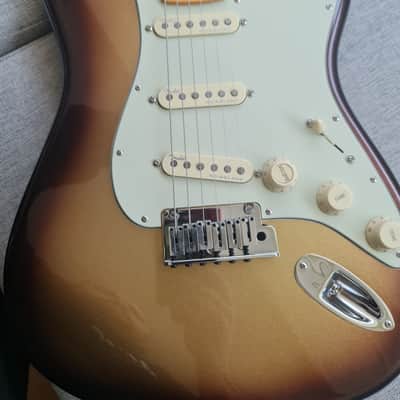 Fender American Ultra Stratocaster with Maple Fretboard 2019 - 2021 Mocha Burst image 6