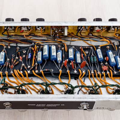 Immagine 1962 Fender Vibrasonic Brown Panel Vintage Tube Amp 1x15 JBL D130F w/ Ftsw & Victoria Cover, Rare Export Model - 13