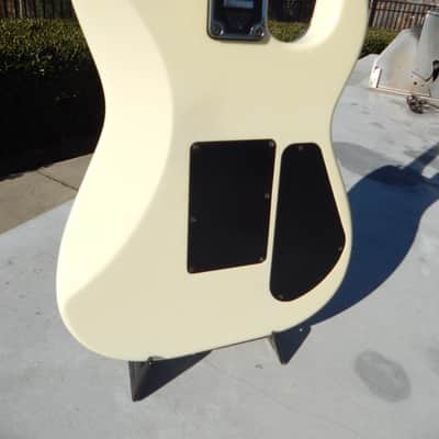 Charvel Model 3 Lefty 1988 - White Left Handed image 7