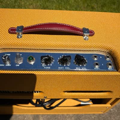 Fender '57 Custom Deluxe 2-Channel 12-Watt 1x12" Guitar Combo 2016 - Present - Lacquered Tweed image 3