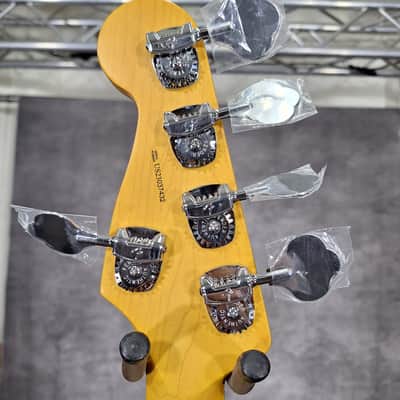 Fender American Professional II Jazz Bass V with Rosewood Fretboard 2020 - Present - 3-Color Sunburst 9.5 pounds image 5