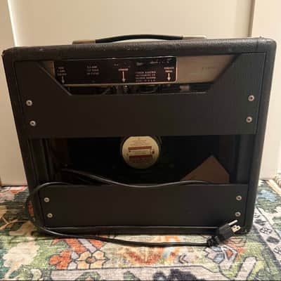 1965 Fender Vibro Champ Blackface 6- Watt 1x8" Guitar Combo image 2