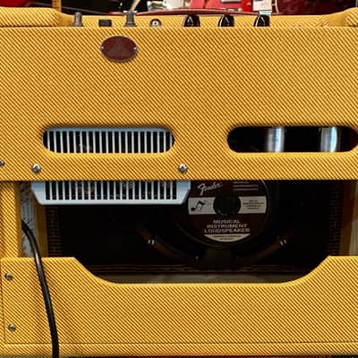 New Fender '57 Custom Deluxe image 2