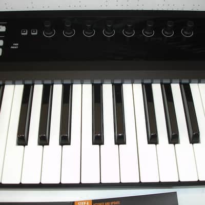 Native Instruments KOMPLETE KONTROL S61 61-Key Keyboard Controller w/ Box & Extras image 3
