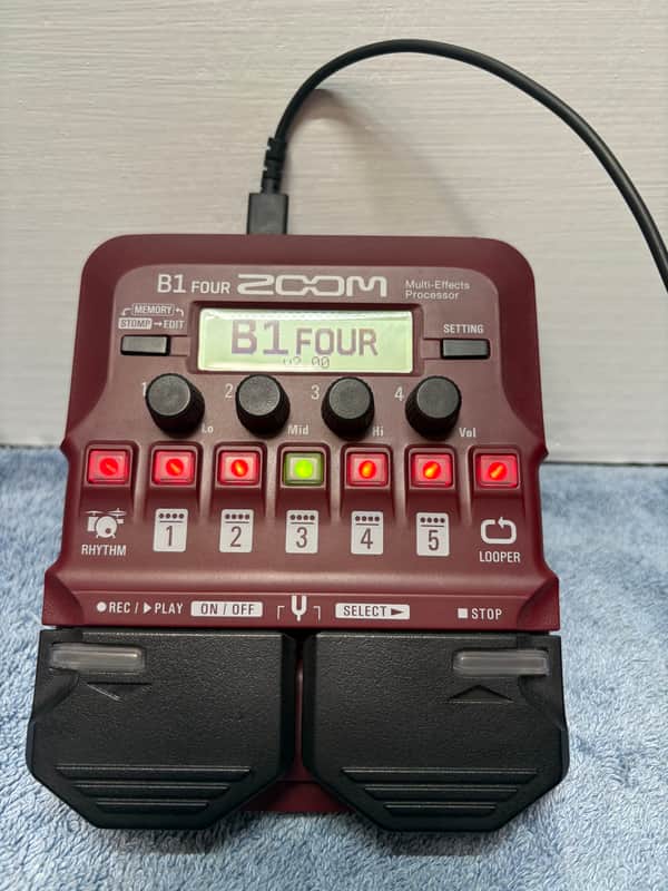 Zoom B1X Four