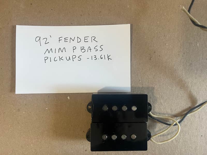 Fender MIM P-bass pickup - Black image 1
