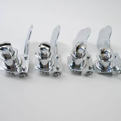 Fender Ultra-Light Bass Chrome Tuning Keys 2011 American Deluxe Jazz Bass image 7