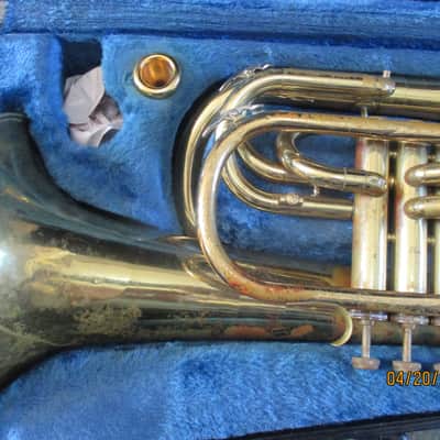 Bach 1106 brand Marching Baritone Horn with case and mouthpiece, Made in USA image 2