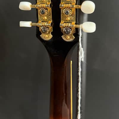 Kentucky KM-630 F-Style Mandolin Vintage Sunburst Finish w/ Case image 13