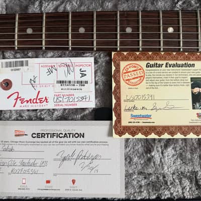 Fender American Elite Stratocaster - 2017 - 3-Color Sunburst, HSS Shawbucker, Ebony Fretboard, Noiseless Pickups image 4
