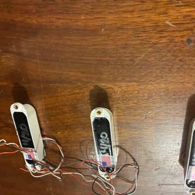 Fender 099-2000-000 FLS Stratocaster Lace Sensor Gold Pickup 2010s - White image 4
