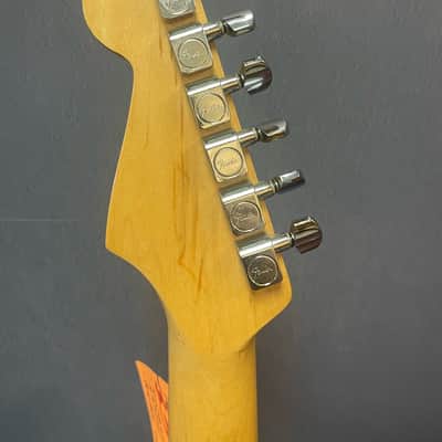 Preowned MIM Fender Stratocaster - Maroon image 10
