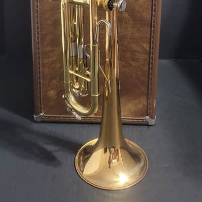 Conn 1050B Trumpet ,Hard case& mouthpiece Clear Lacquer image 8