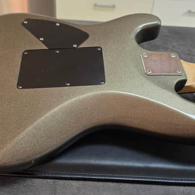 Dean Avalanche Ultra 7 String Silver Sparkle Gold Flake Seven String 24 Fret 25.5" Scale Floyd Rose HH Super Strat Electric Guitar MIK Korea Korean with hard case image 22