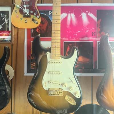 Fender 50th Anniversary American Deluxe Stratocaster 2004 - Sunburst image 1