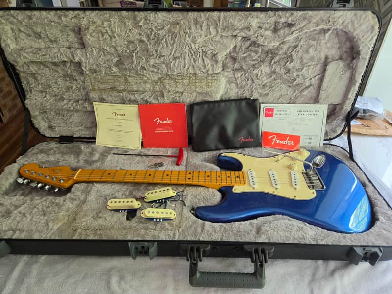 Fender Ultra Stratocaster 2021 - Cobalt Blue image 1