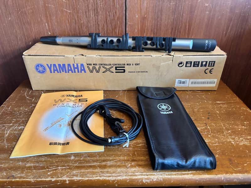 Immagine Yamaha WX5 Wind MIDI Controller w/ box, soft case, connect cable - 1