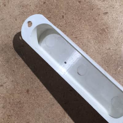 Vintage White Fender Duo Sonic Mustang Musicmaster Guitar Pickup Cover Old Relic image 7