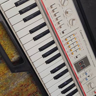 Casio MT-65 Casiotone 49-Key Synthesizer 1980s - White image 3
