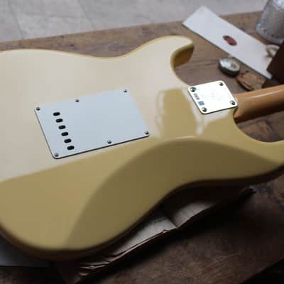 FENDER "Custom Shop Yngwie Malmsteen Vintage White, Scalloped Maple" HARDCASE, PAPERS, STRAP, 3, 68 KG image 14