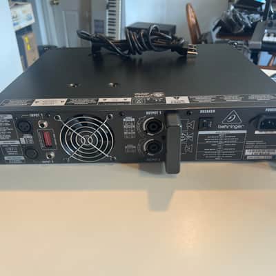 Behringer Europower EP2000 2000-Watt Stereo Power Amp with IEC power cable & rack mount bolts/washers image 5
