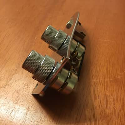 Vintage-Style Stacked Knob Loaded Control Plate for Fender Jazz Bass - Wired by Sigler Music image 2