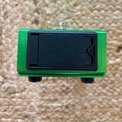 Way Huge WHE401S Swollen Pickle MkIIs Jumbo Fuzz 2016 - 2021 - Green image 4