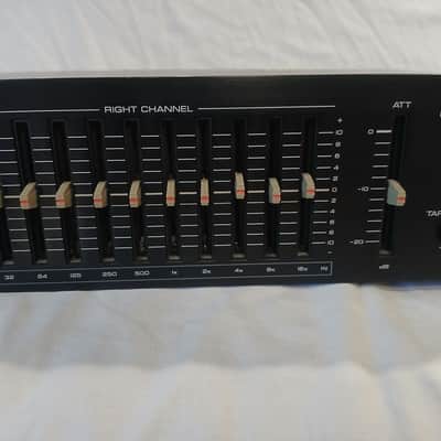 Yamaha Yamaha GE-3 Natural Sound Graphic Equalizer 1984 w/ Factory Protective Plastic image 3