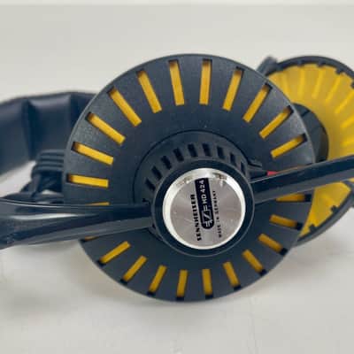 Sennheiser HD-424 Stereo Headphones image 4