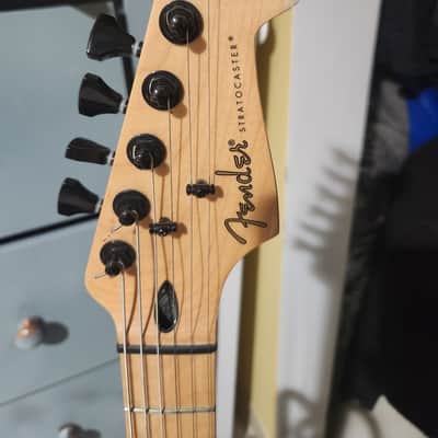 Fender Player Stratocaster, Maple Fingerboard, Polar White 2022 - Gloss Polyester image 3