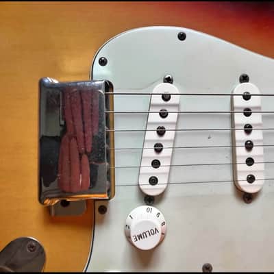 2006 Fender Stratocaster Relic 1960 - Sunburst image 9
