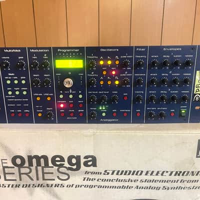 Studio Electronics Omega 8 with 3 voice card (Oberheim SEM  voice card*1+ Oberheim SEM Moog voice card *2