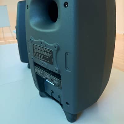 Genelec 8050B 8" Powered Nearfield Studio Monitor (Pair) - Gray image 6