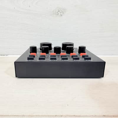 V8 Live Sound Card Audio Interface for Streaming Podcasting Gaming Effects Processor image 2