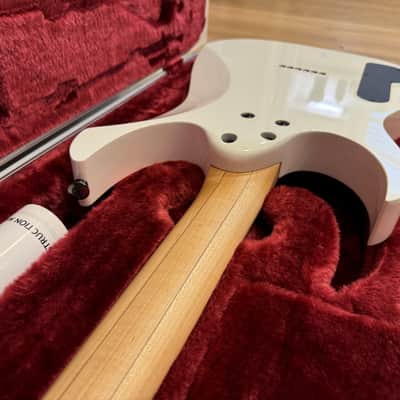 Ibanez PGM301-WH 2008 Paul Gilbert Signature with Maple / Walnut Neck 2005 - 2008 - White image 19