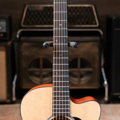 Martin 000C Jr-E Acoustic/Electric Guitar with Gig Bag image 4