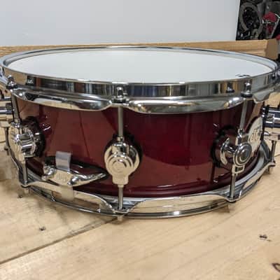 DW Design Series 14x5" Frequent Flyer snare - Red Gloss image 3