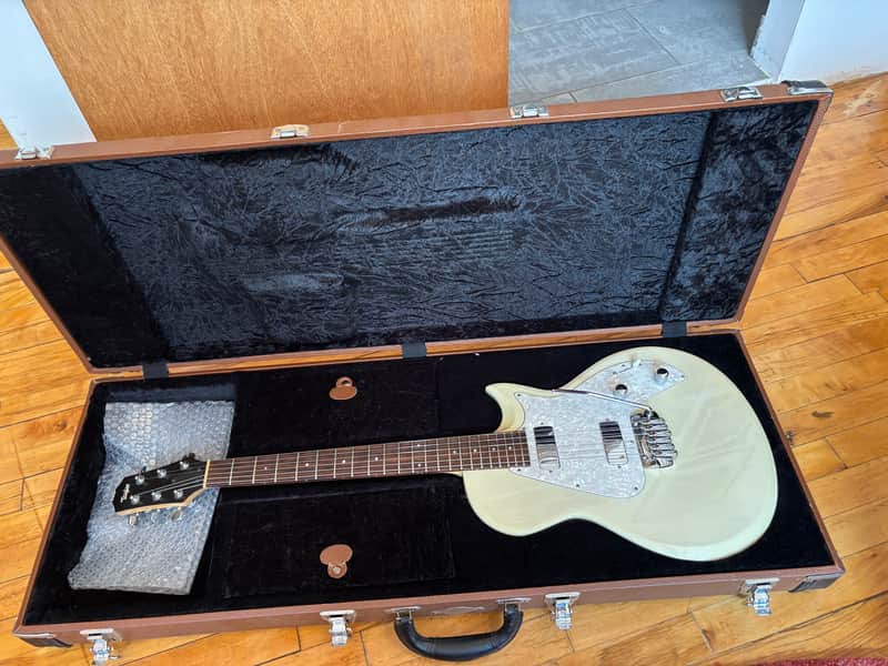 Taylor SB1-X Solidbody Classic with Top-Load Bridge 2007 - 2014 - Trans White image 1