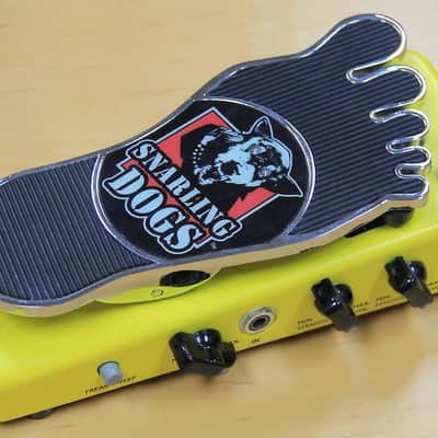 Snarling Dogs Mold Spore Wah