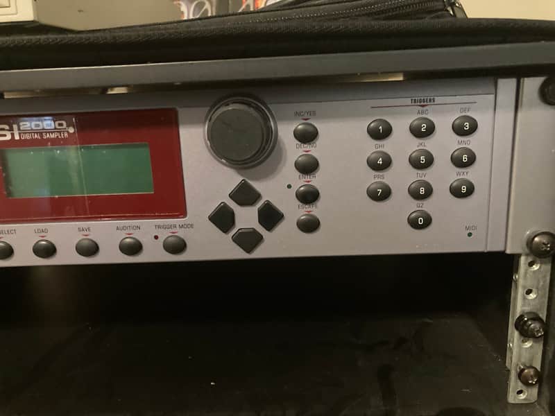 E-MU Systems ESI 2000 Rackmount 64-Voice Digital Sampler 1999 - Grey image 1