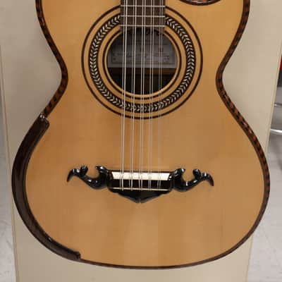 Javier Flores Bajo Quinto Englemann Spruce Top image 2