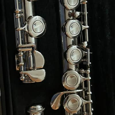 Yamaha YFL-225N closed hole student flue with case fantastic shape image 3