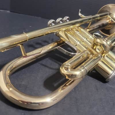 Bach Stradivarius 43G Bell Trumpet, 2 Mouthpieces &2 handle hardwood case. - Clear Lacquer image 12