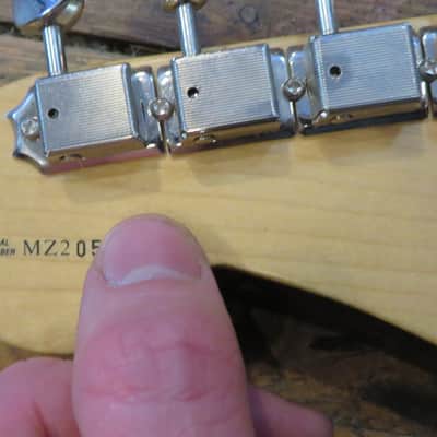 Fender Toronado 2002 Orange And Pearl MIM Near Mint Condition Electric Guitar Rarest Finish image 8