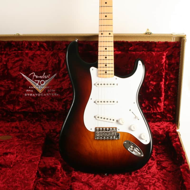 Fender Custom Shop Limited Edition 70th Anniversary 1954 Stratocaster DLX Closet Classic 1-Piece Quartersawn Maple Neck Fingerboard Wide-Fade 2-Color Sunburst XN5106 image 1