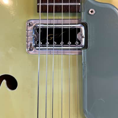 Gretsch Anniversary 6125 Semi-Hollow Electric Guitar | 1962 Two-Tone Green image 9