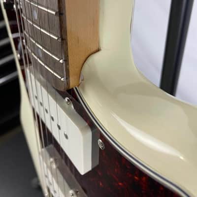 Squier Classic Vibe '60s Jazzmaster Electric Guitar, Laurel Fingerboard, Olympic White image 3